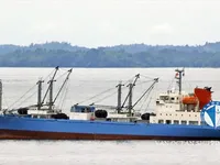 রিফার জাহাজ বিক্রির জন্য