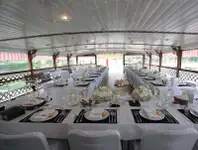 কন্টেইনার জাহাজ বিক্রির জন্য