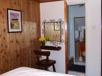 ভাসমান হোটেল বিক্রির জন্য