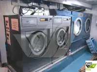 ক্রুজ জাহাজ বিক্রির জন্য