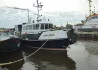 ওয়ার্কবোট বিক্রির জন্য
