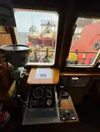 কন্টেইনার জাহাজ বিক্রির জন্য