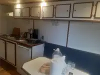 কন্টেইনার জাহাজ বিক্রির জন্য