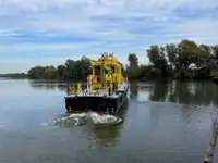 প্যাট্রোল বোট বিক্রির জন্য
