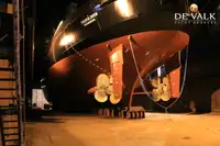 বরফ ভাঙার জাহাজ বিক্রির জন্য