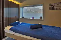 ক্রুজ জাহাজ বিক্রির জন্য