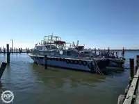 ক্রু বোট বিক্রির জন্য