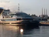 ক্রুজ জাহাজ বিক্রির জন্য