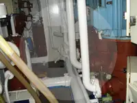 সরাসরি মাছবাহী জাহাজ বিক্রির জন্য