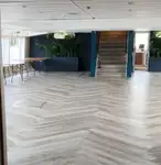 ক্রুজফেরি বিক্রির জন্য