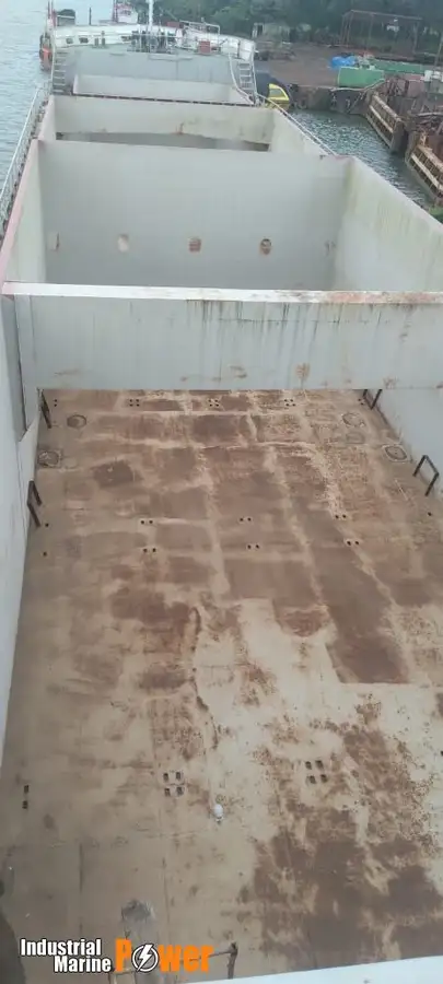 কন্টেইনার জাহাজ বিক্রির জন্য