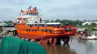 টহল নৌকা বিক্রির জন্য
