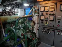 টাউবোট বিক্রির জন্য