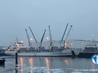 রিফার জাহাজ বিক্রির জন্য