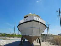 ক্রু বোট বিক্রির জন্য