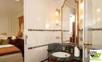 ক্রুজ জাহাজ বিক্রির জন্য