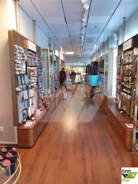 ক্রুজ জাহাজ বিক্রির জন্য