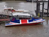 ক্রুজ জাহাজ বিক্রির জন্য