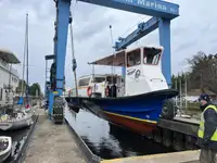 ক্রুজ জাহাজ বিক্রির জন্য
