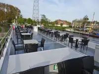 ক্রুজ জাহাজ বিক্রির জন্য