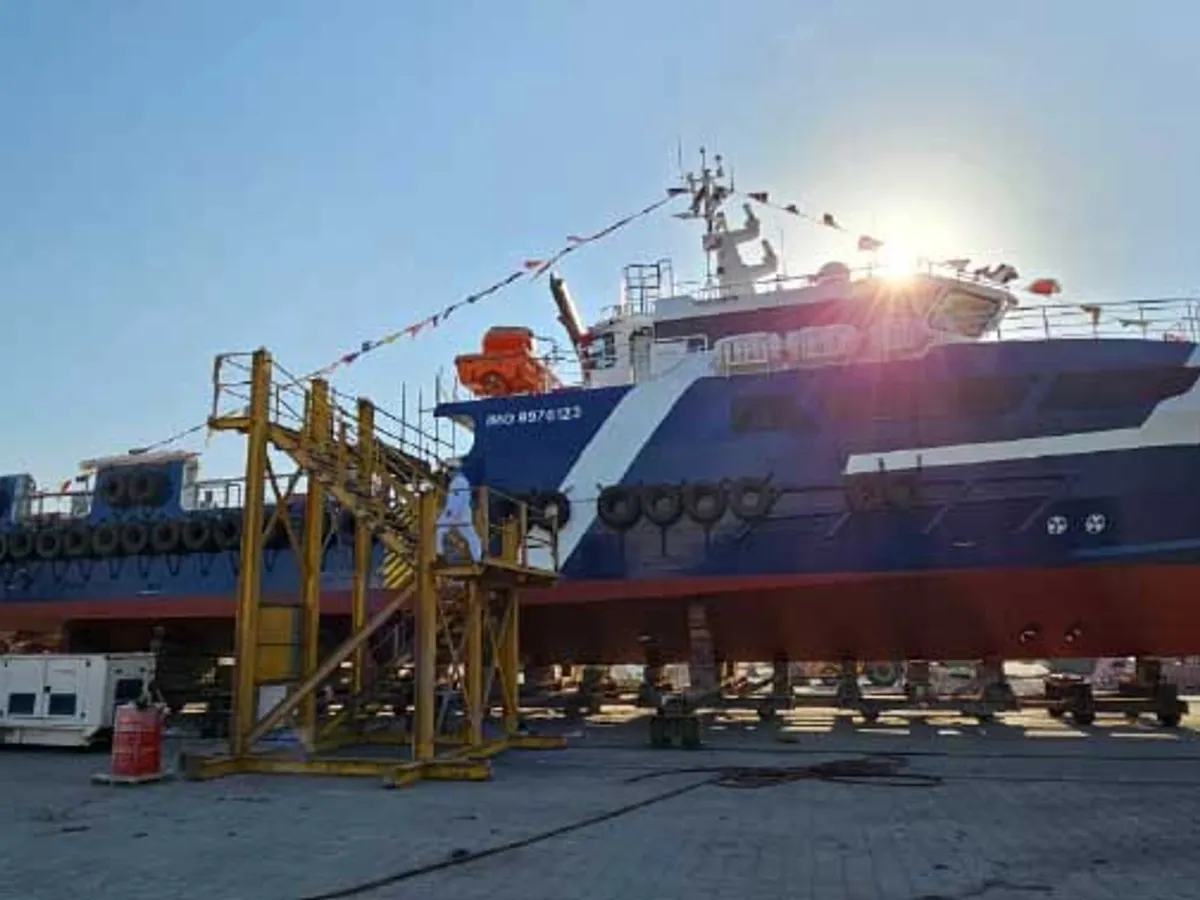 ক্রু বোট বিক্রির জন্য