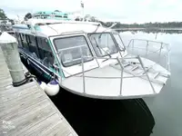 ক্রুজ জাহাজ বিক্রির জন্য