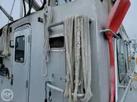 লাইফবোট বিক্রির জন্য