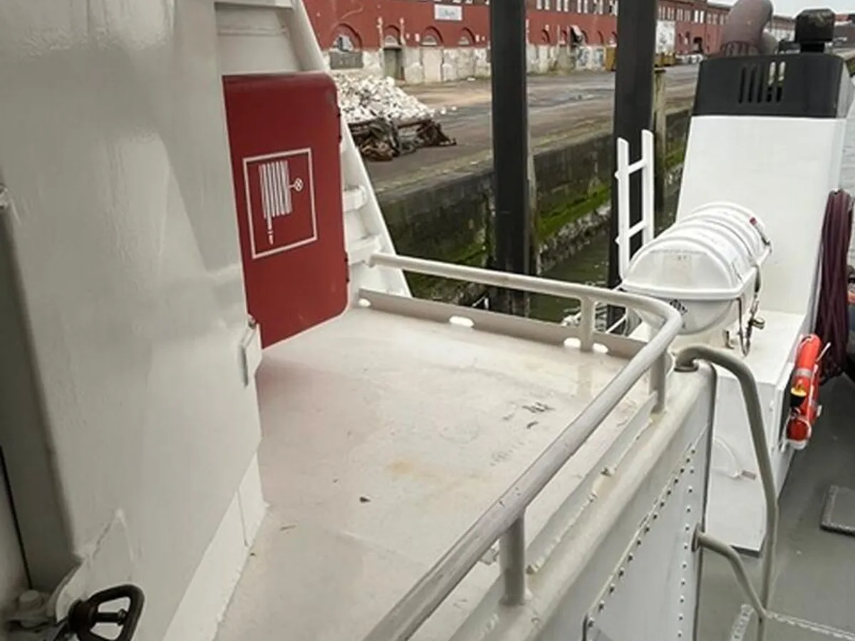 প্যাট্রোল বোট বিক্রির জন্য