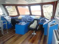 ক্রু বোট বিক্রির জন্য