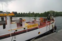 ক্রুজ জাহাজ বিক্রির জন্য