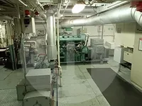 ক্রেন জাহাজ বিক্রির জন্য