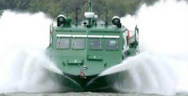 প্যাট্রোল বোট বিক্রির জন্য