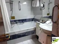 ক্রুজ জাহাজ বিক্রির জন্য