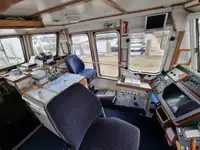 ক্রু বোট বিক্রির জন্য