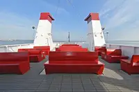 ক্রুজ জাহাজ বিক্রির জন্য