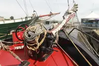 ভাসমান হোটেল বিক্রির জন্য