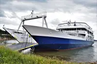 ফেরি জাহাজ বিক্রির জন্য