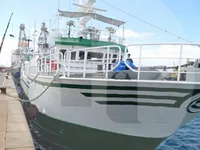 মাছ ধরার জাহাজ বিক্রির জন্য
