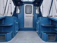 ধারক জাহাজ বিক্রির জন্য
