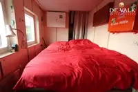 ভাসমান হোটেল বিক্রির জন্য