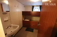 ভাসমান হোটেল বিক্রির জন্য