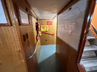 ক্রু বোট বিক্রির জন্য