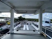 ক্রুজ জাহাজ বিক্রির জন্য