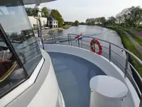 ক্রুজ জাহাজ বিক্রির জন্য