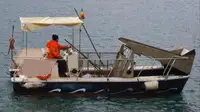 ওয়ার্কবোট বিক্রির জন্য