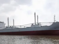 রিফার জাহাজ বিক্রির জন্য