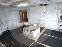 সরাসরি মাছবাহী জাহাজ বিক্রির জন্য