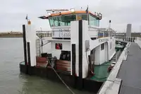 টাউবোট বিক্রির জন্য