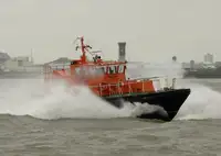 ক্রু বোট বিক্রির জন্য