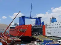 কন্টেইনার জাহাজ বিক্রির জন্য
